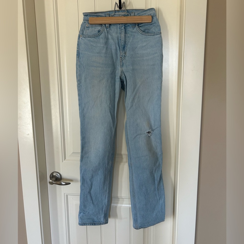 Levi Jeans. 70s high rise , slim straight